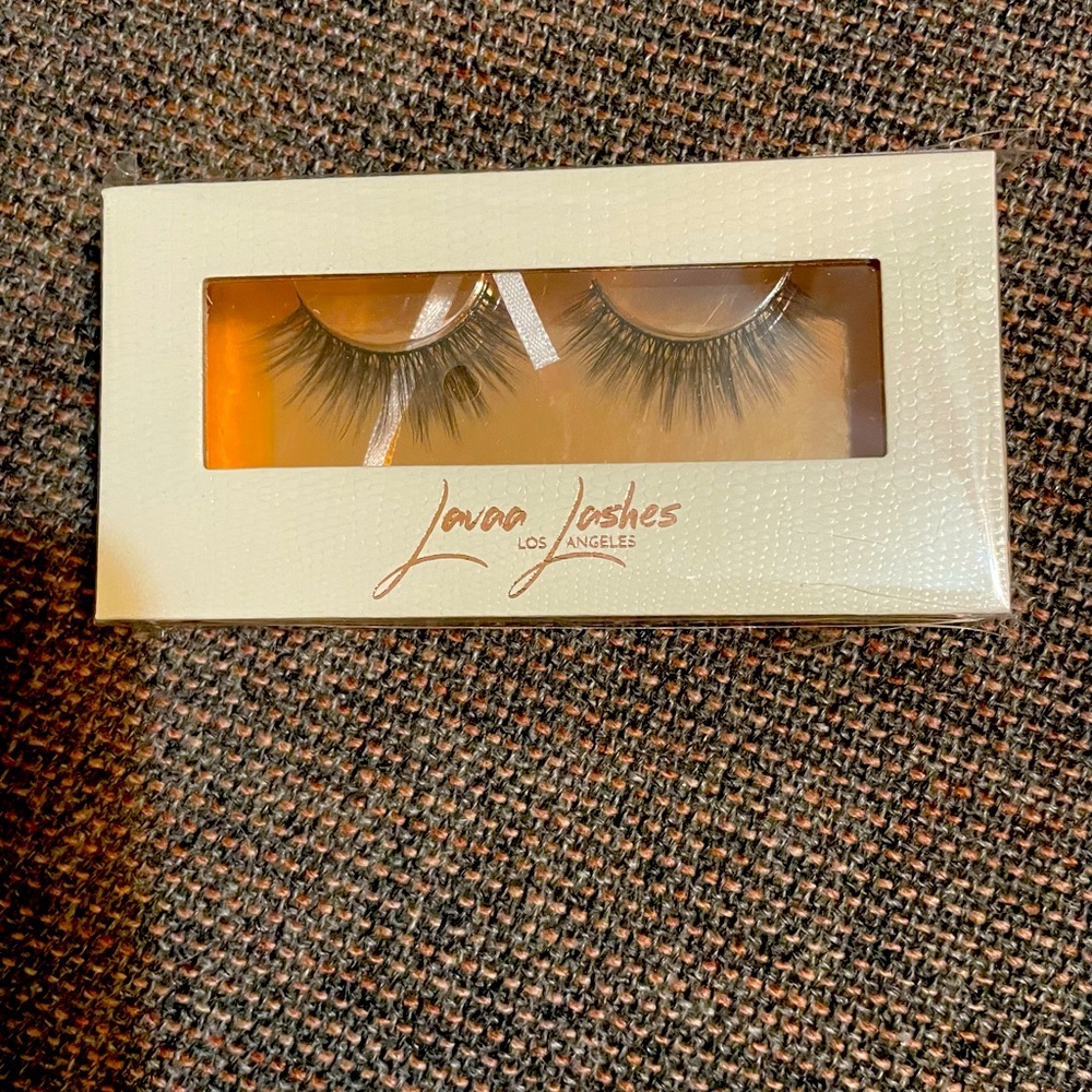 Lavaa Lashes
